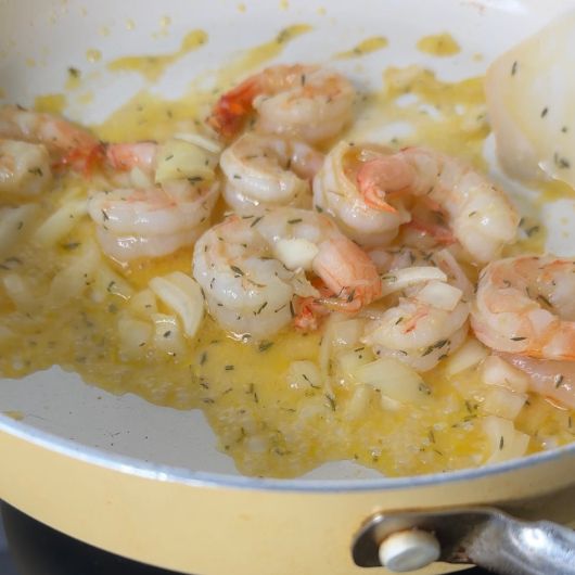 add-in-the-thyme-and-fry-until-shrimp-turns-pink