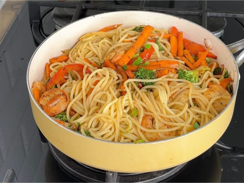 easy-veggie-stir-fry-pasta-recipe-for-dinner