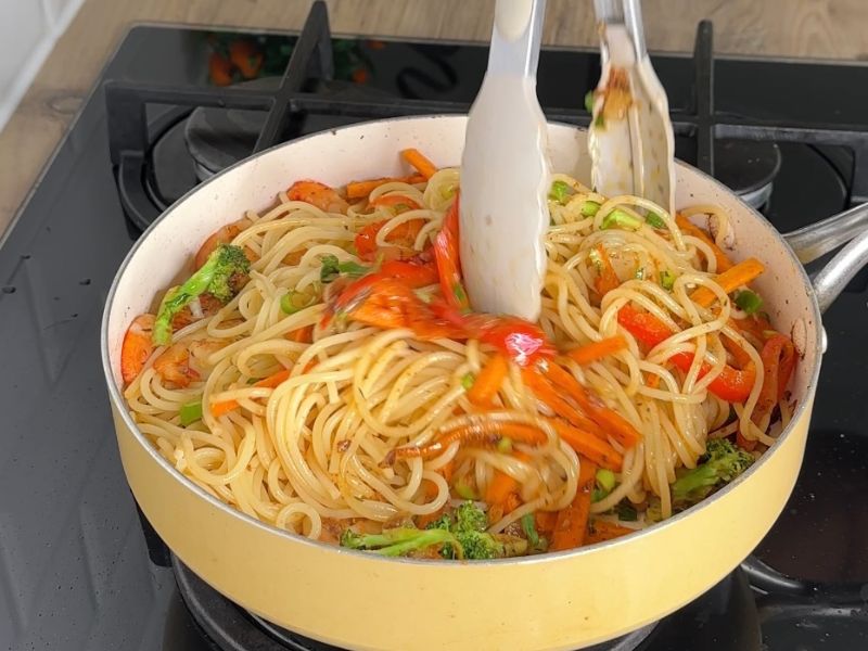 easy-veggie-stir-fry-pasta-recipe-for-dinners
