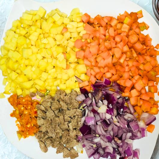 making-the-filler-as-an-easy-homemade-meatpie-recipe