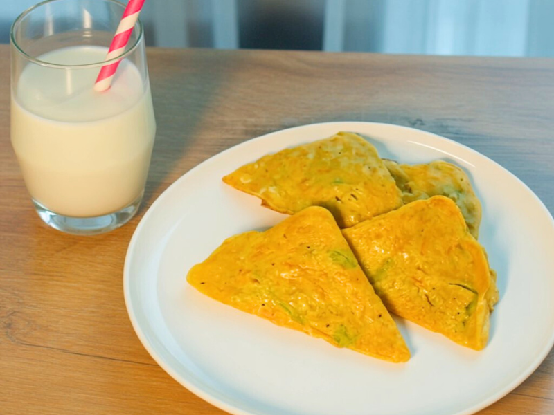 veggie-hidden-banana-pancake-breakfast-for-kids