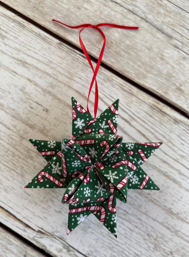 Candy-Wrapper-Star-Ornaments