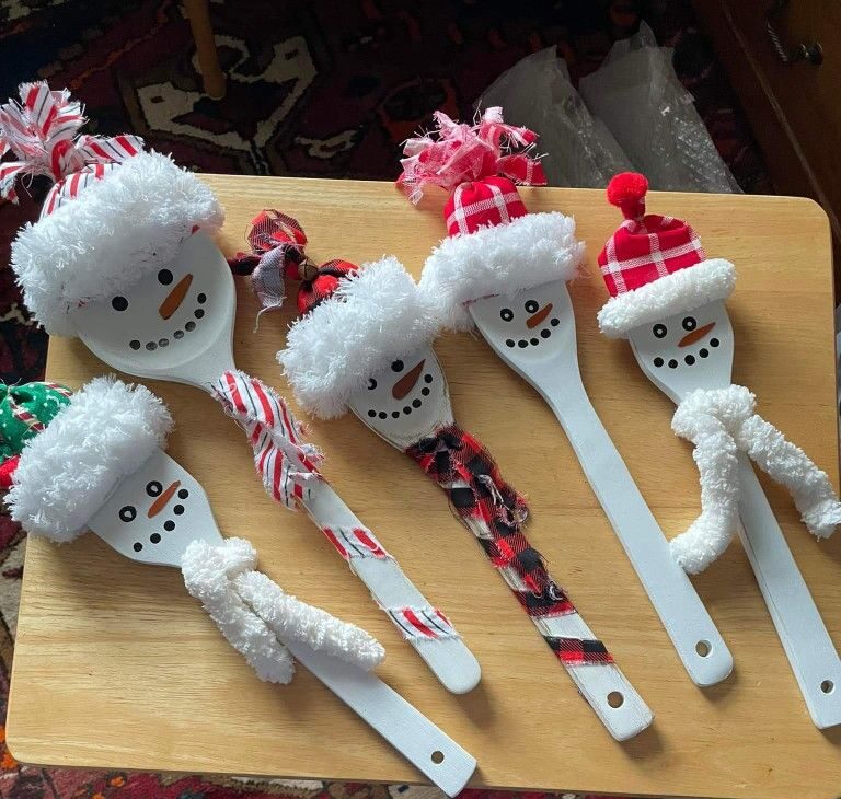 Plastic- wooden-Spoon-Snowmen