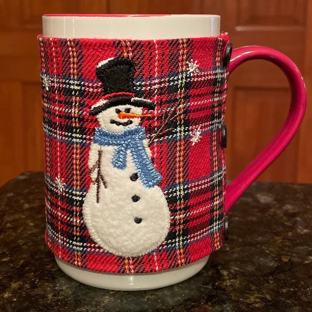 Winter-Mug-Sleeve-with-Button-Accent