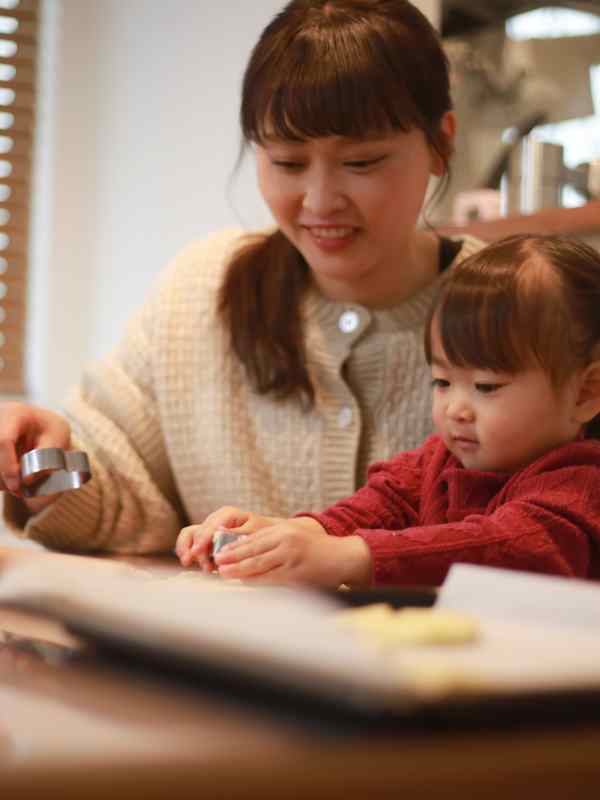 Snack-Time-With-Heart-Shapes