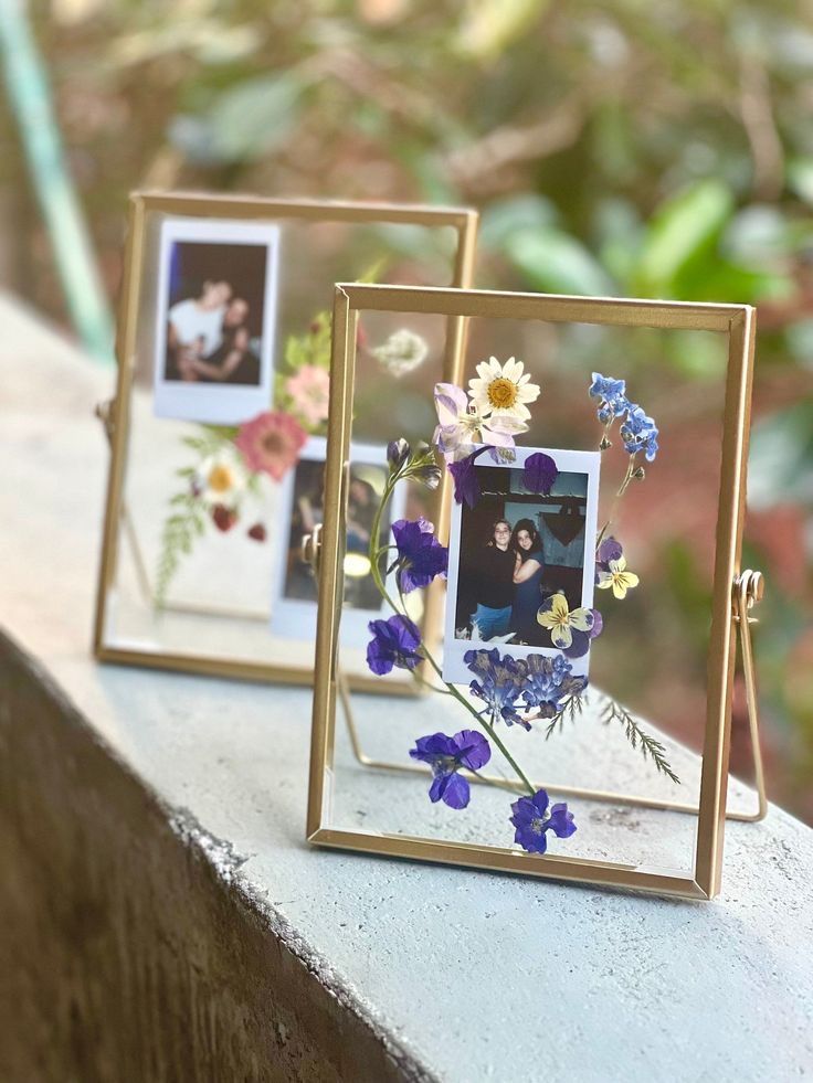 A-Living-Frame-with-Dried-Flowers