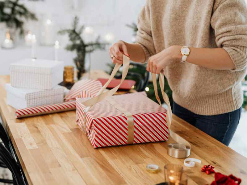 How-to-Package-Your-DIY-Gift-So-It-Feels-Premium