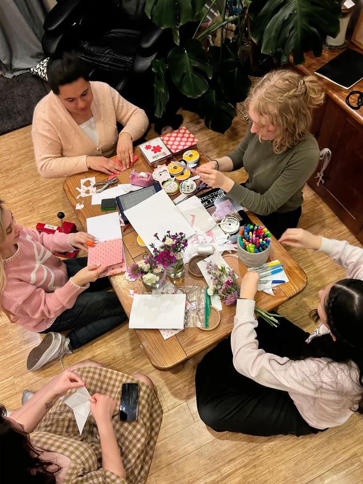 Minimal-Effort-Craft-Night-birthday-craft-night-party