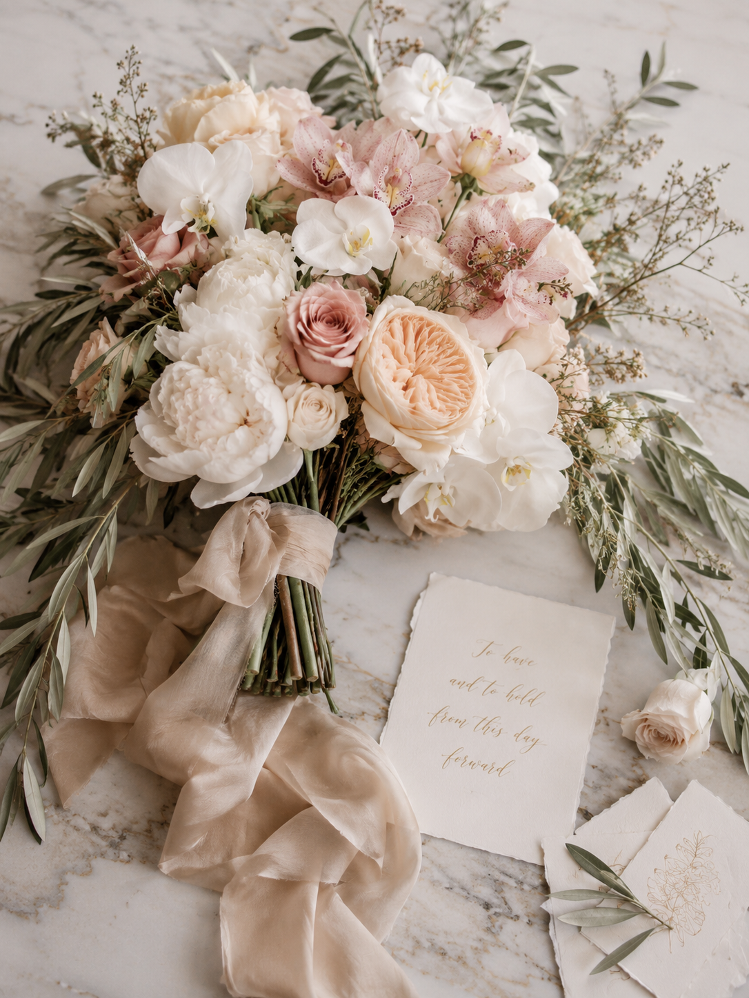 luxury-natural-bridal-bouquet-summer-wedding