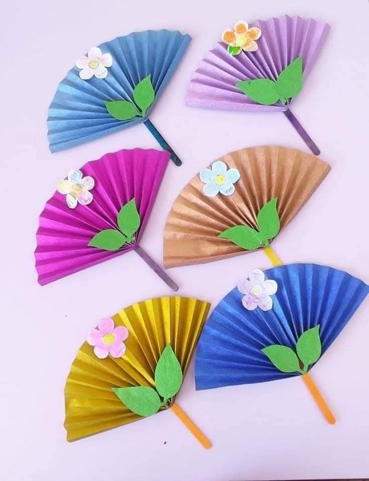 Paper-Fan-Flowers-summer-craft-for-senoirs.