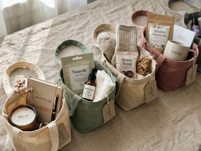 women's -retreat -gift -bag- ideas