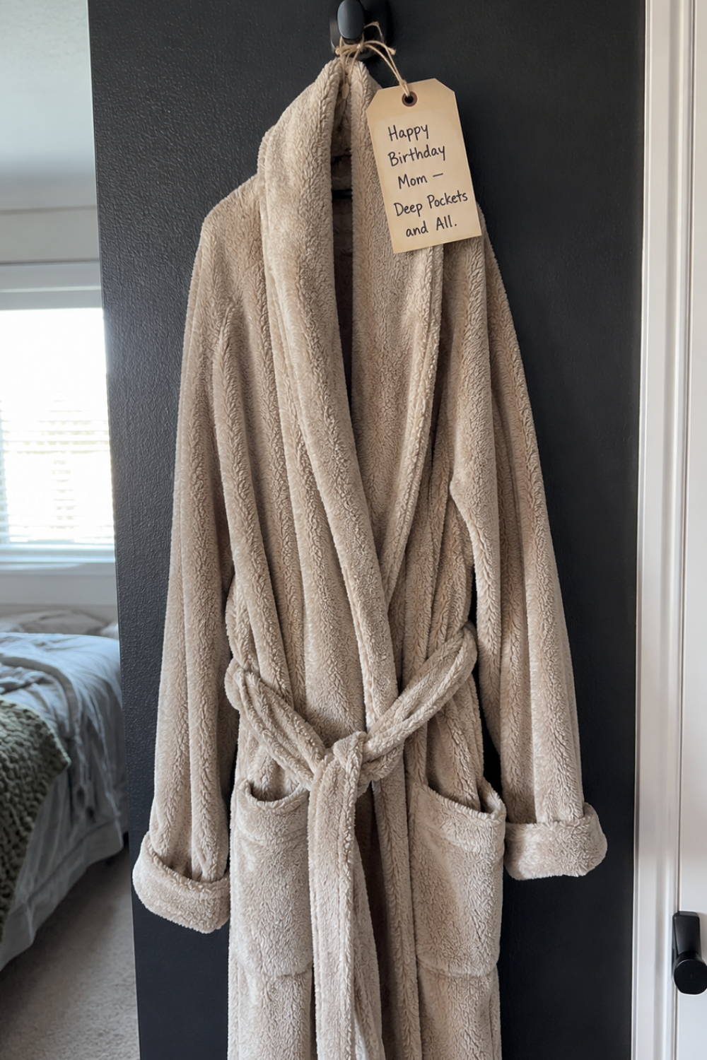 cozy-fall-birthday-gifts-for-mom-fleece-robe-birthday-gift
