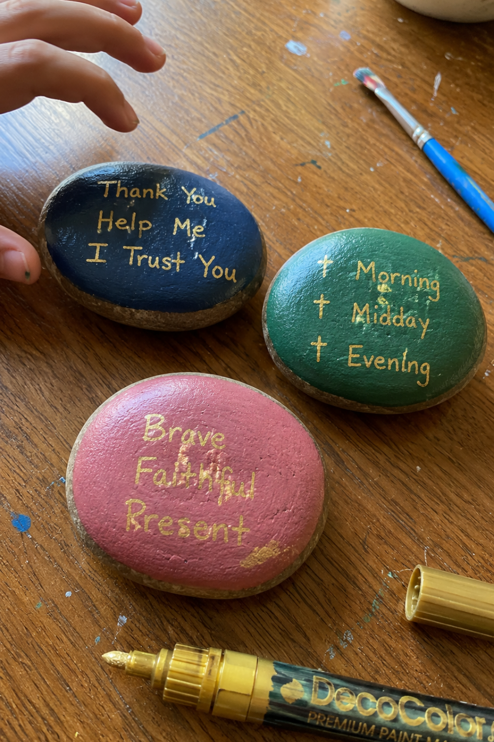 prayer-stone-craft-daniel-lions-den-kids-smooth-river-rocks-painted-gold-marker