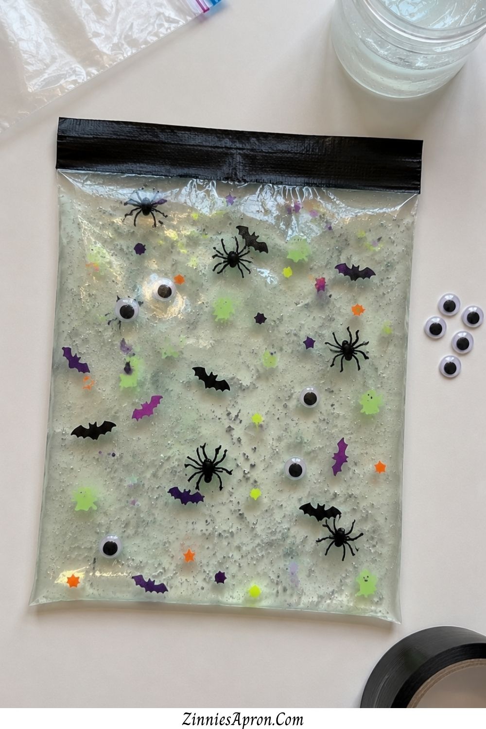 glow-in-the-dark-halloween-crafts-kids-sensory-bags