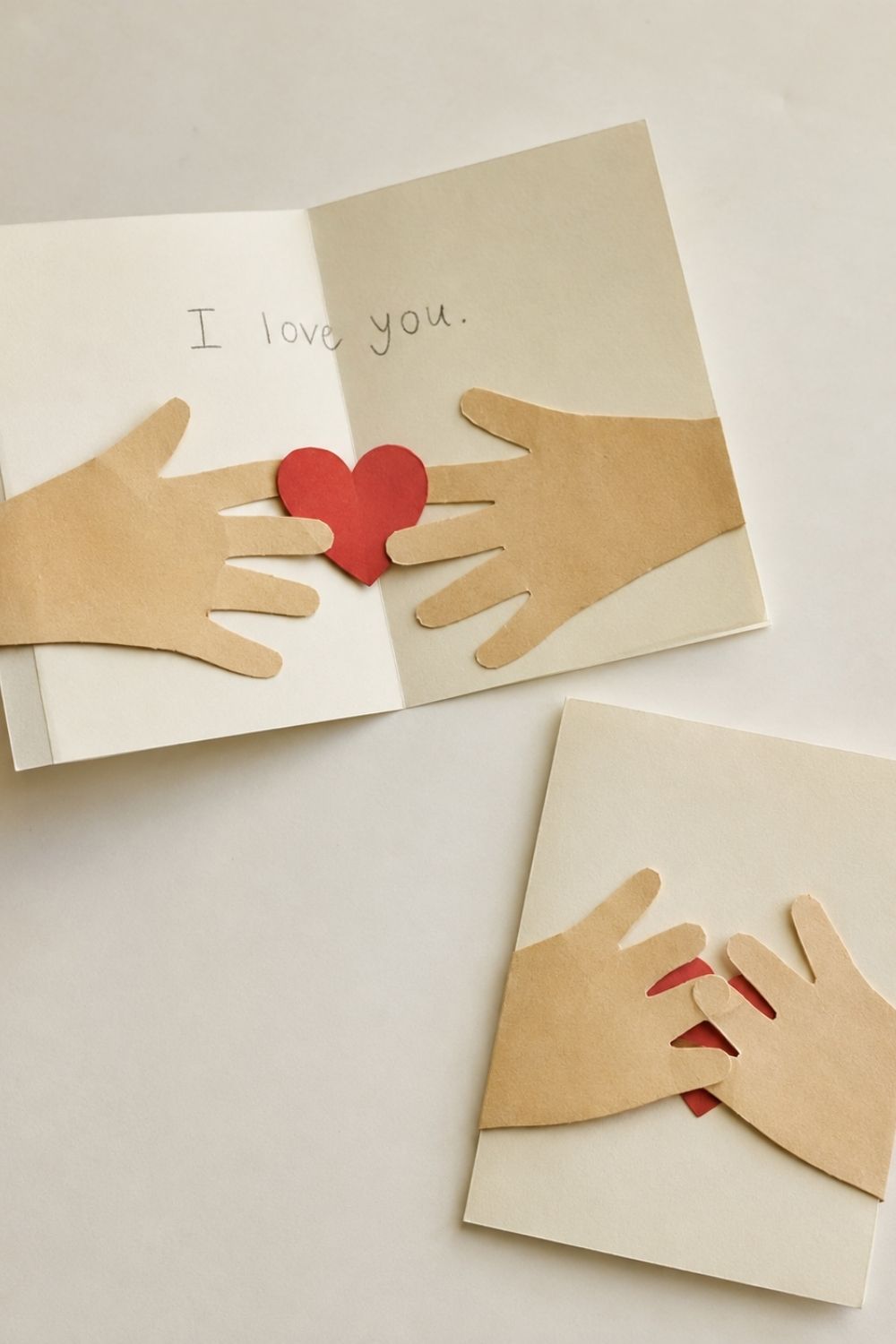 grandparents-day-hug-craft-ideas-heart-in-hands-card