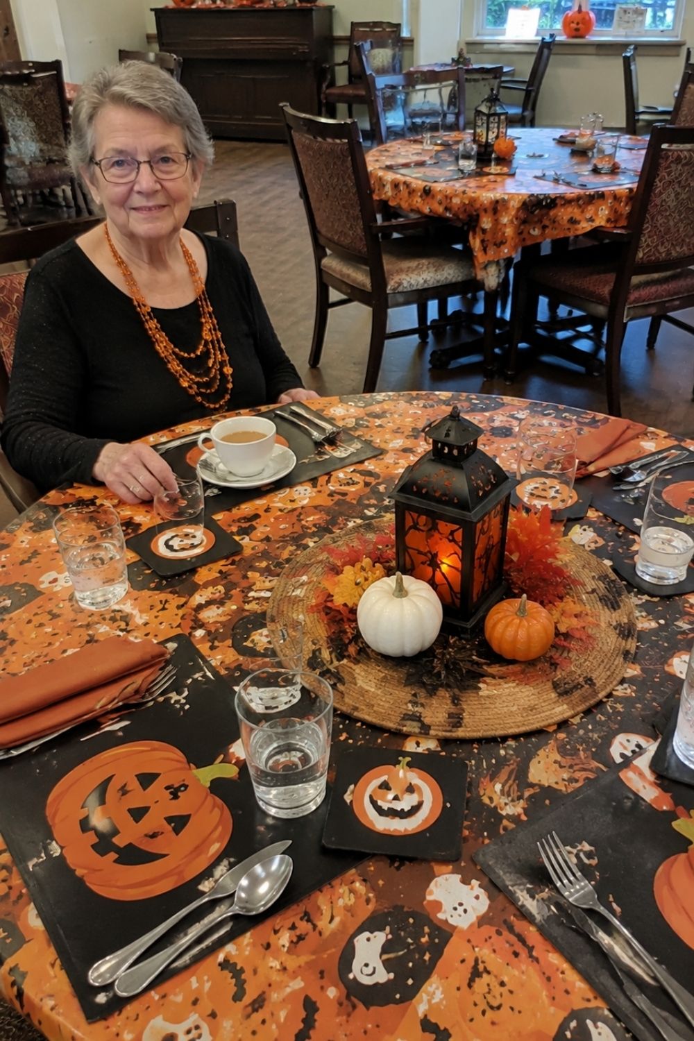 halloween-decor-assisted-living-dining-tablecloth-placemats.j