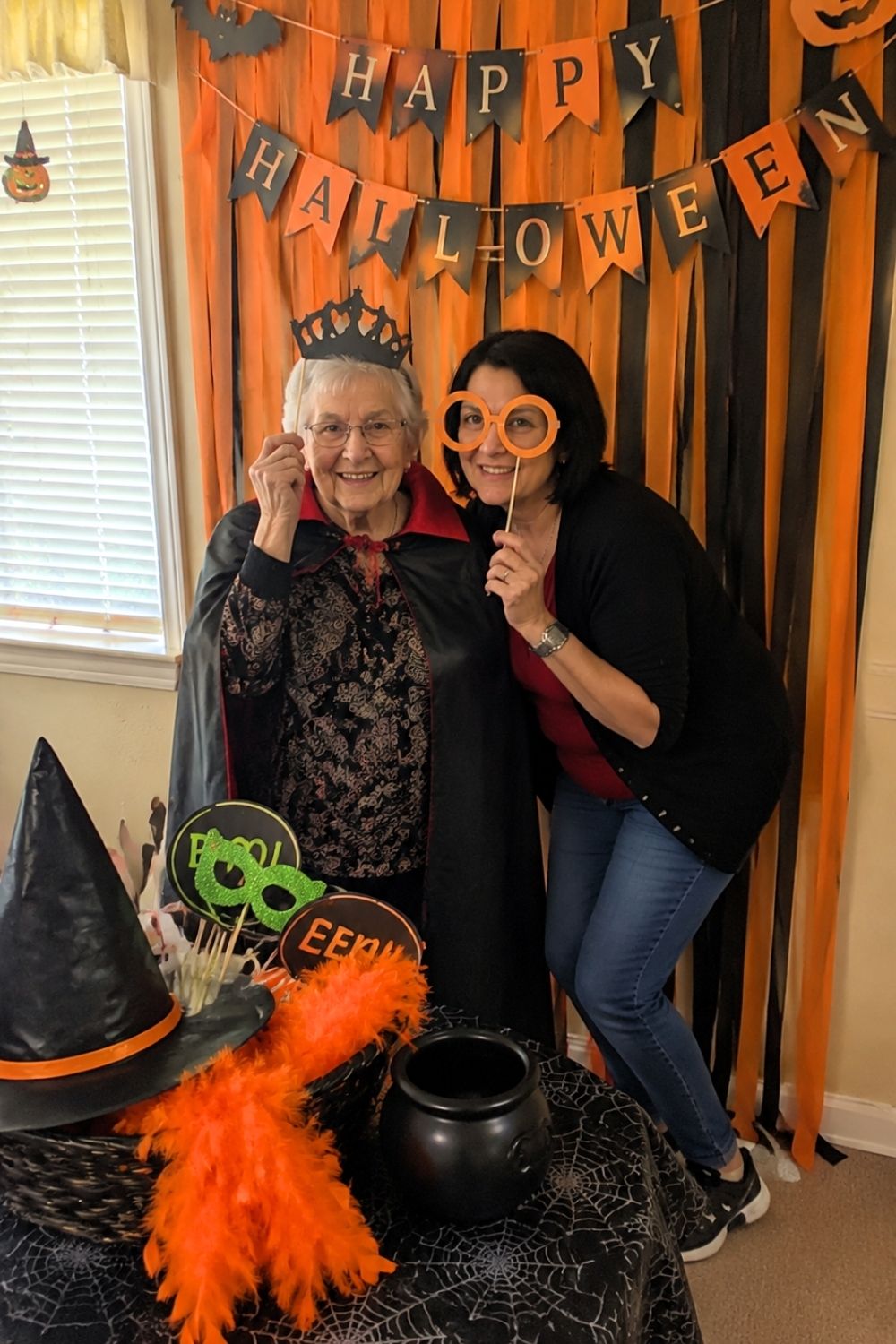 halloween-decor-assisted-living-photo-booth-corner-props