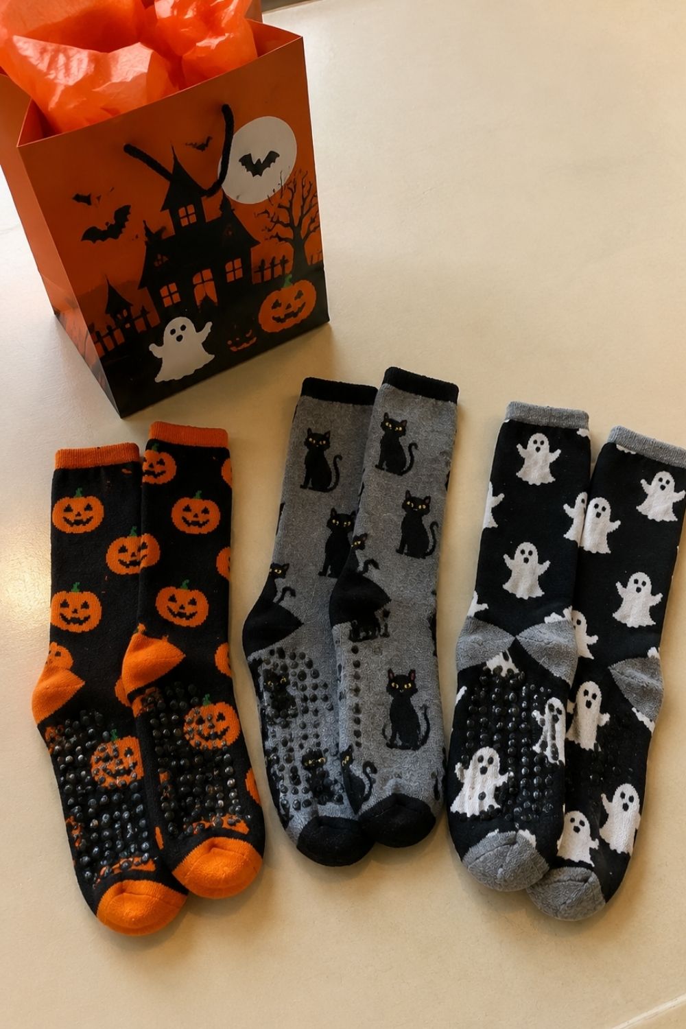 halloween-gift-ideas-elderly-parents-halloween-grip-socks
