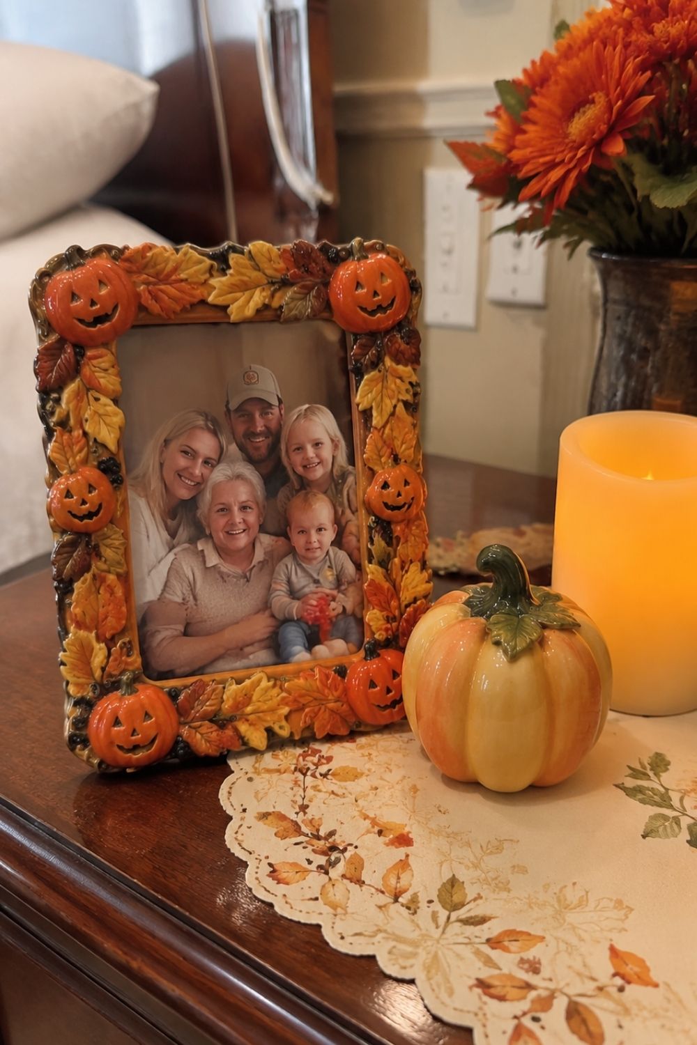 halloween-gift-ideas-elderly-parents-halloween-picture-frame-family-photo
