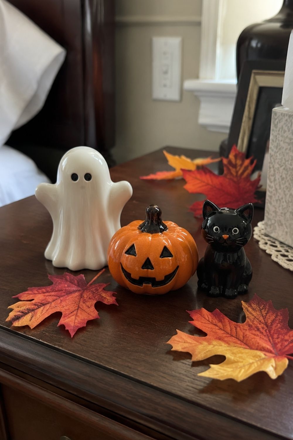 halloween-gift-ideas-elderly-parents-mini-tabletop-halloween-decorations