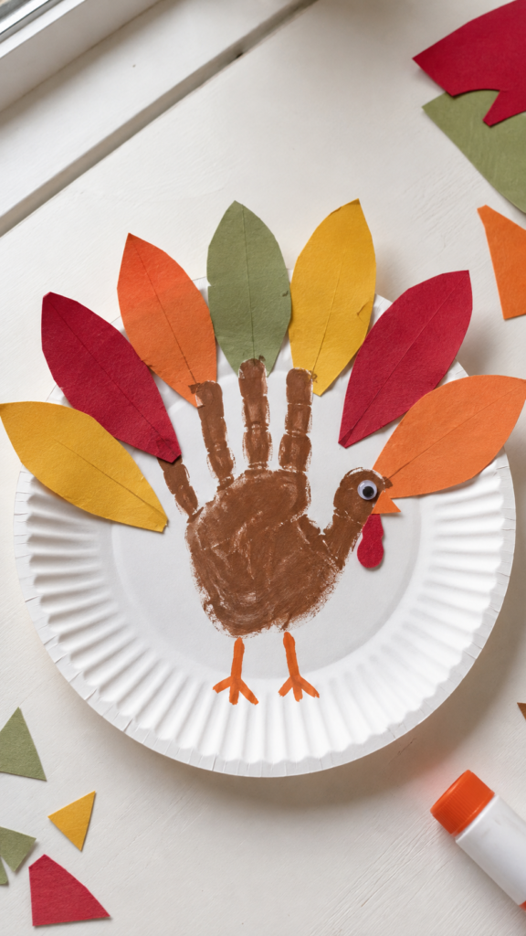 Thanksgiving-handprint-turkey-plate-craft.