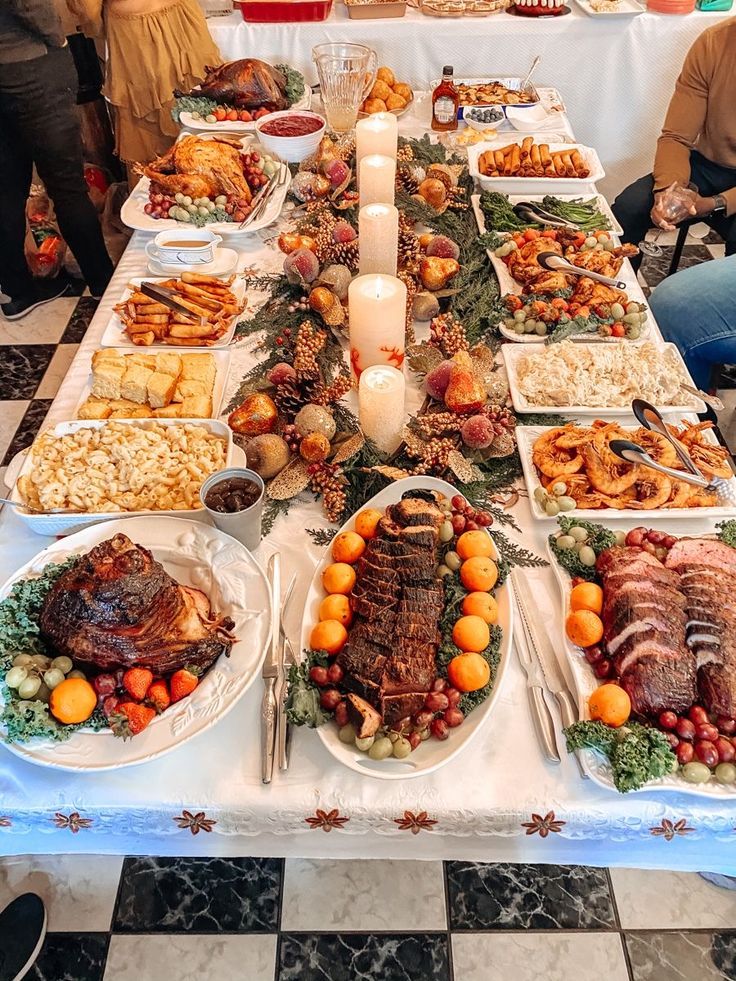 Friendsgiving-Grazing-Dinner
