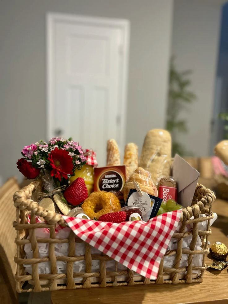 The-Weekend-Breakfast-Basket