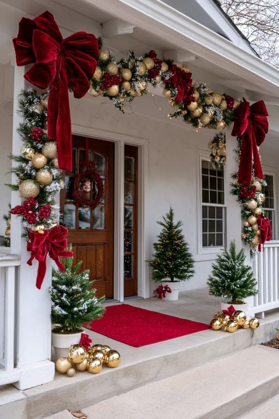 Christmas-front-porch-decorating-ideas-on-a-budget