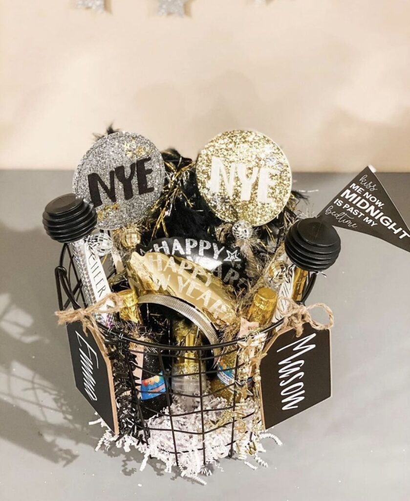 DIY-New-Year-Gift-Boxes-for-Best-Friends