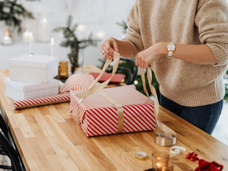 How-to-Assemble-DIY-New-Year-Gift-Boxes