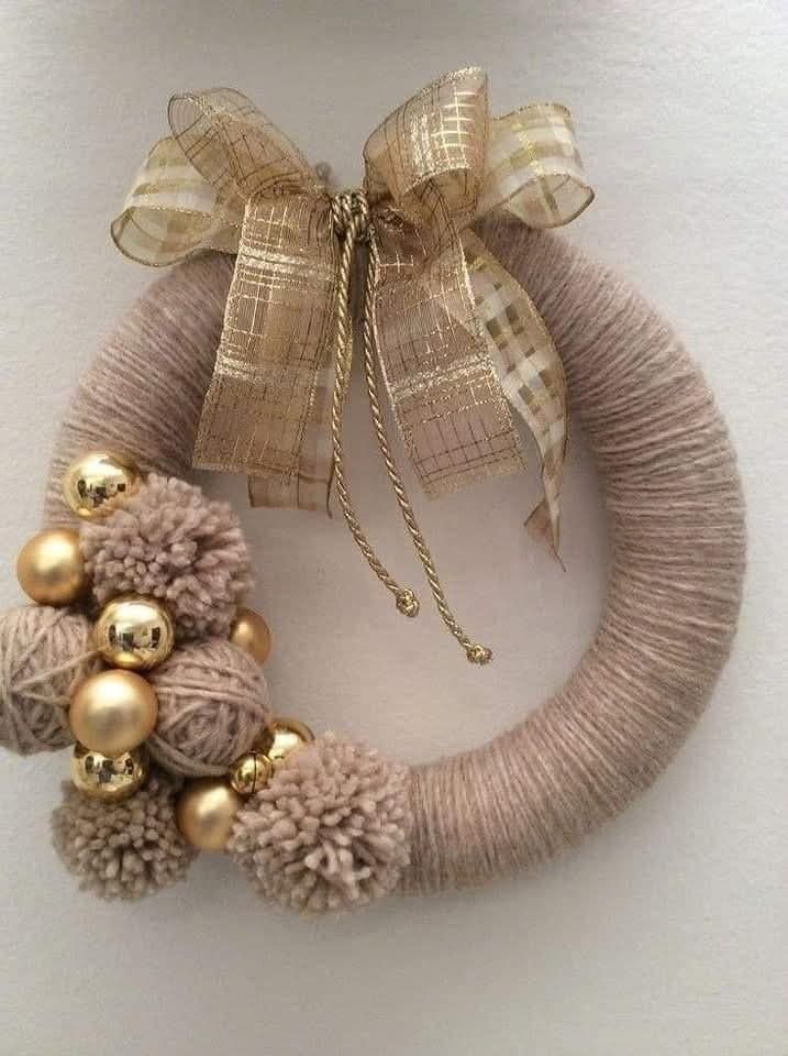 Yarn-Wrapped-Wreath-With-a-Small-Metallic-Accent