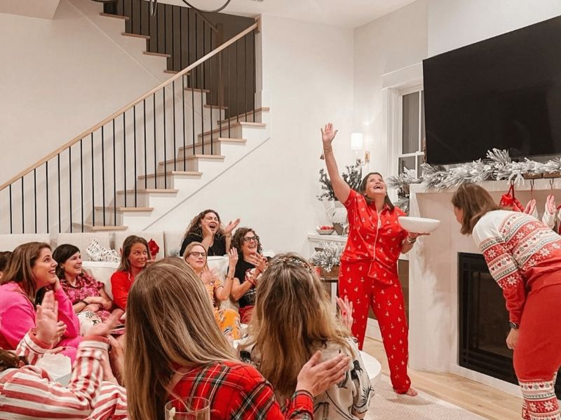 how-to-host-a-Christmas-pajama-party