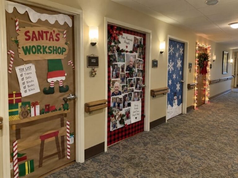 nursing-home-christmas-door-decorating-ideas-featured-hallway